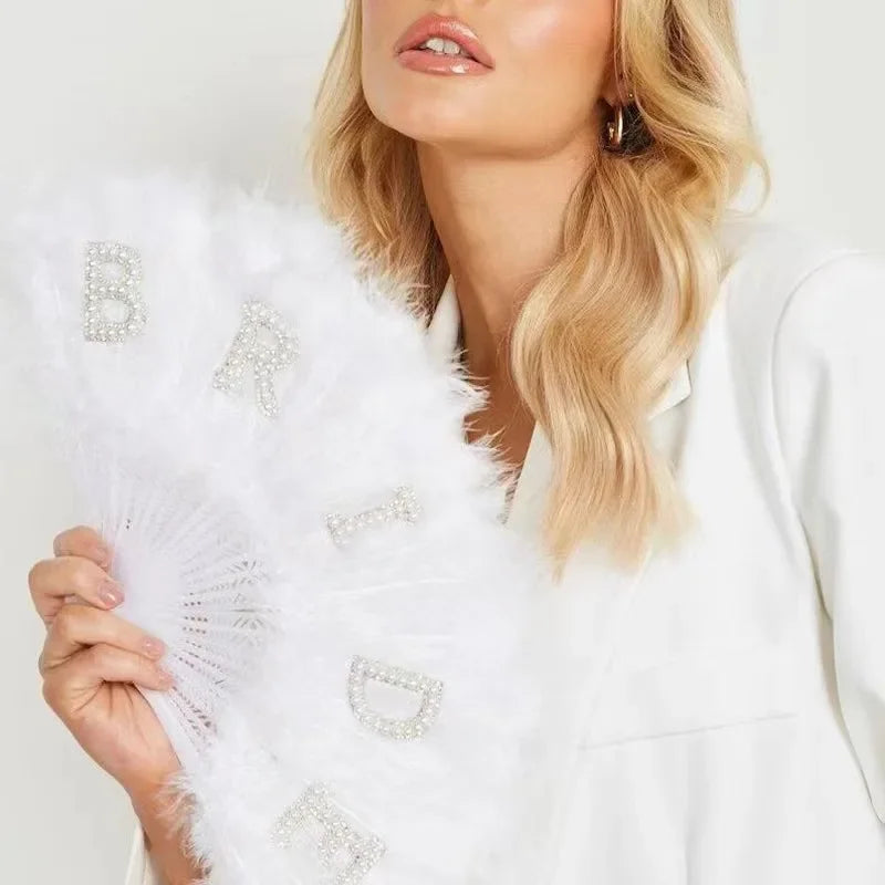Elegant Bride Pearl Feather Fan Dazzling Hand held Bridal Accessory Wedding Decoration Single Women Party Supplies